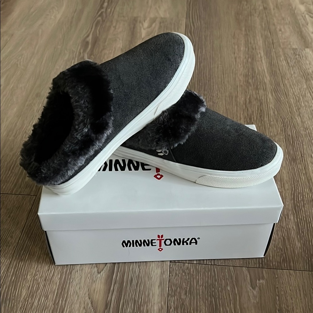 Minnetonka Gray Fur-Lined Slip-On Shoes
